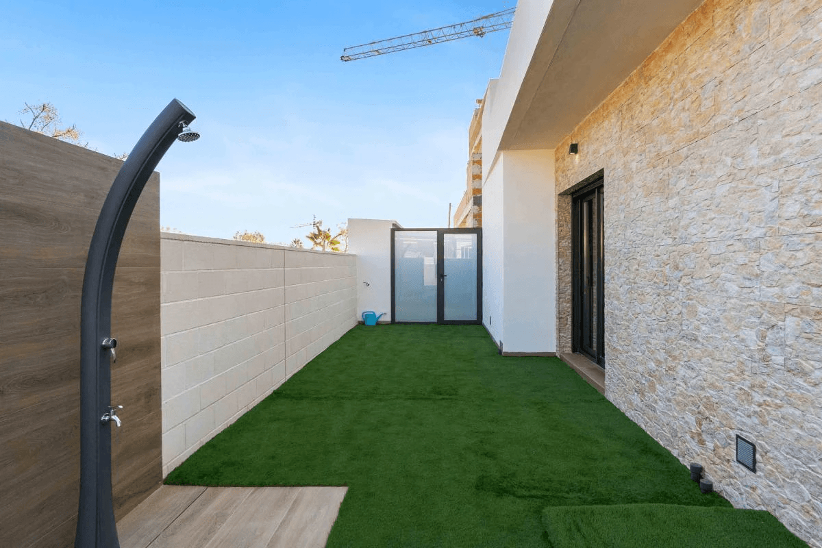 Villa for sale in Los Montesinos