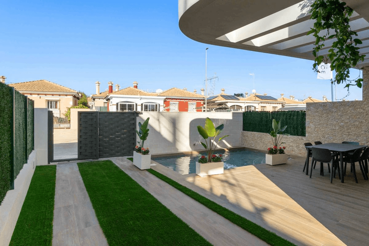 Villa for sale in Los Montesinos
